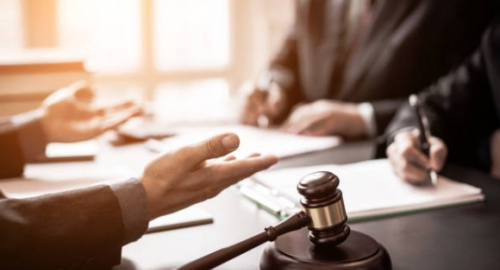 Superstiti del 7 Ottobre Richiedono Risarcimento dall'Intelligence Israeliana